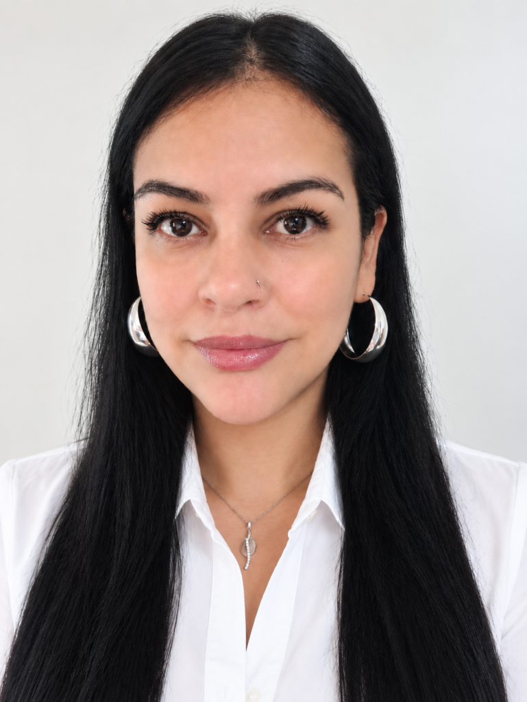 Sandra Belhouari, cofondatrice de StayCare, conciergerie pour propriétaires à Medellín